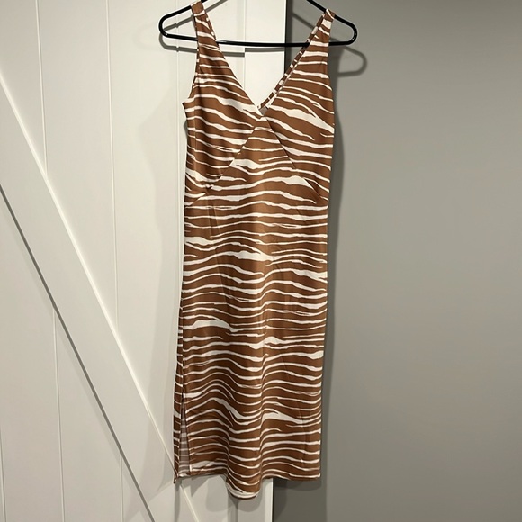 A new day dress - Picture 1 of 3